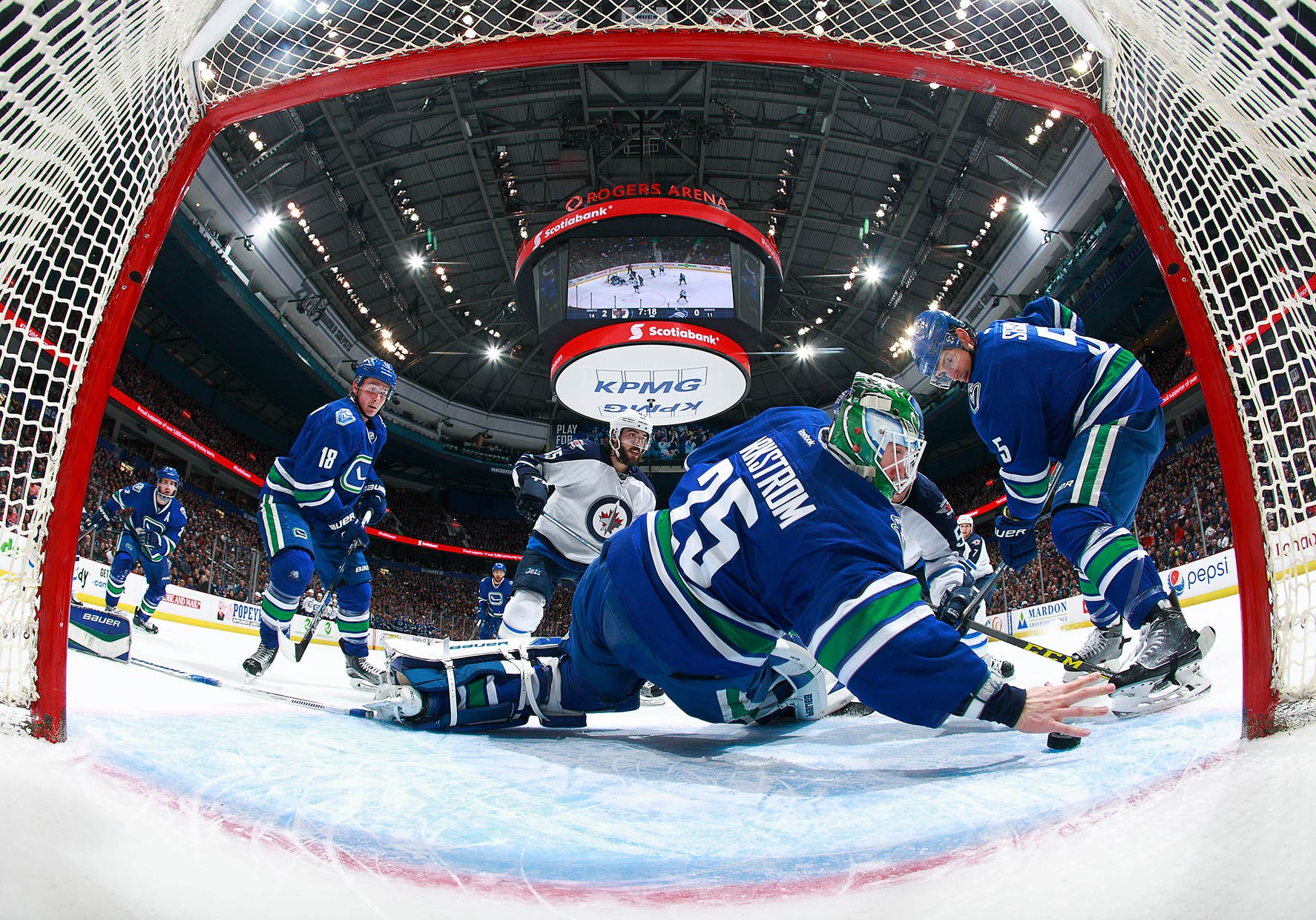 CANUCKS_010